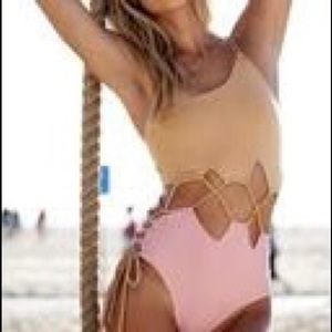 🆕 One piece swimsuit